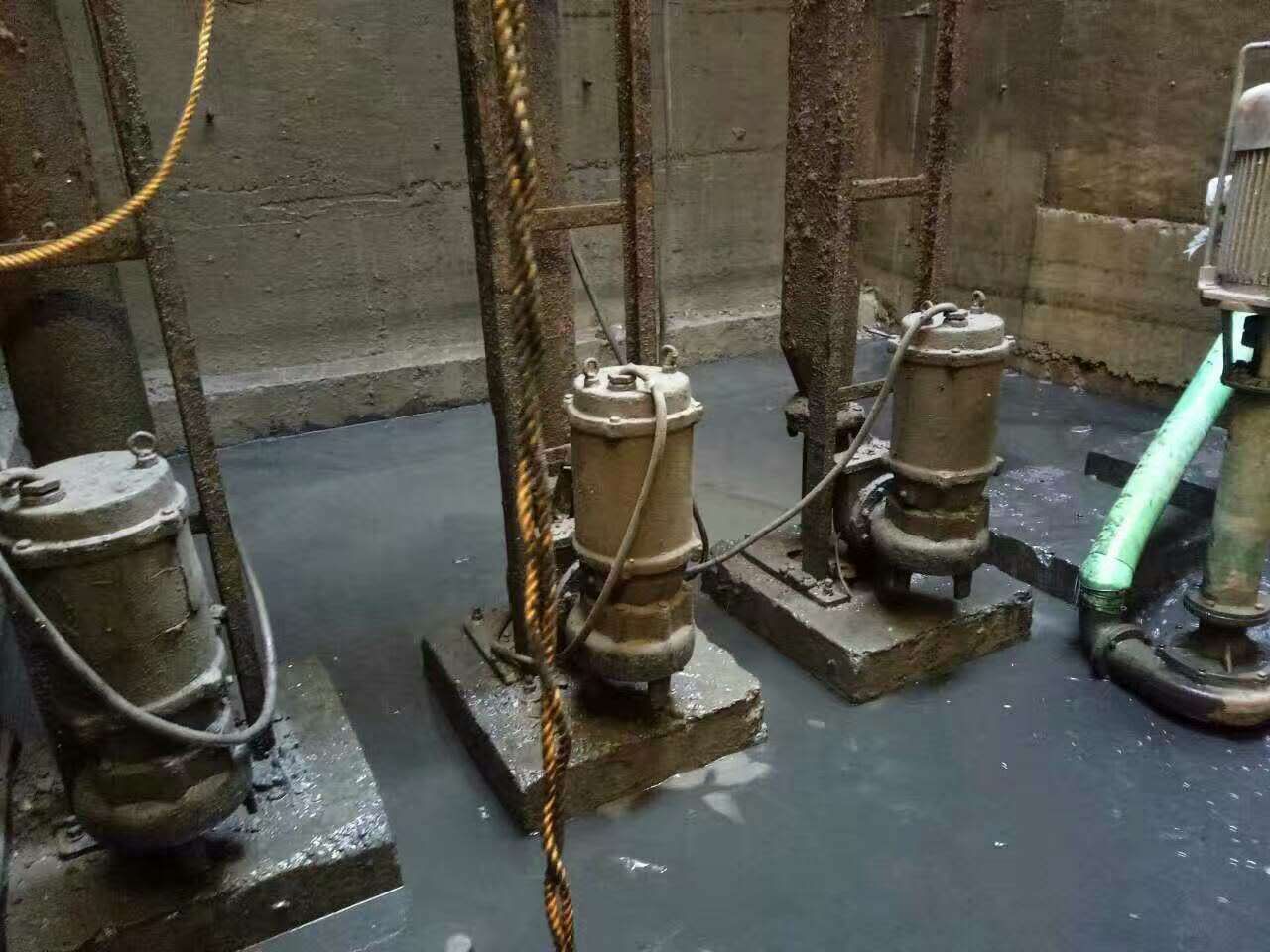 裕安污水池清理