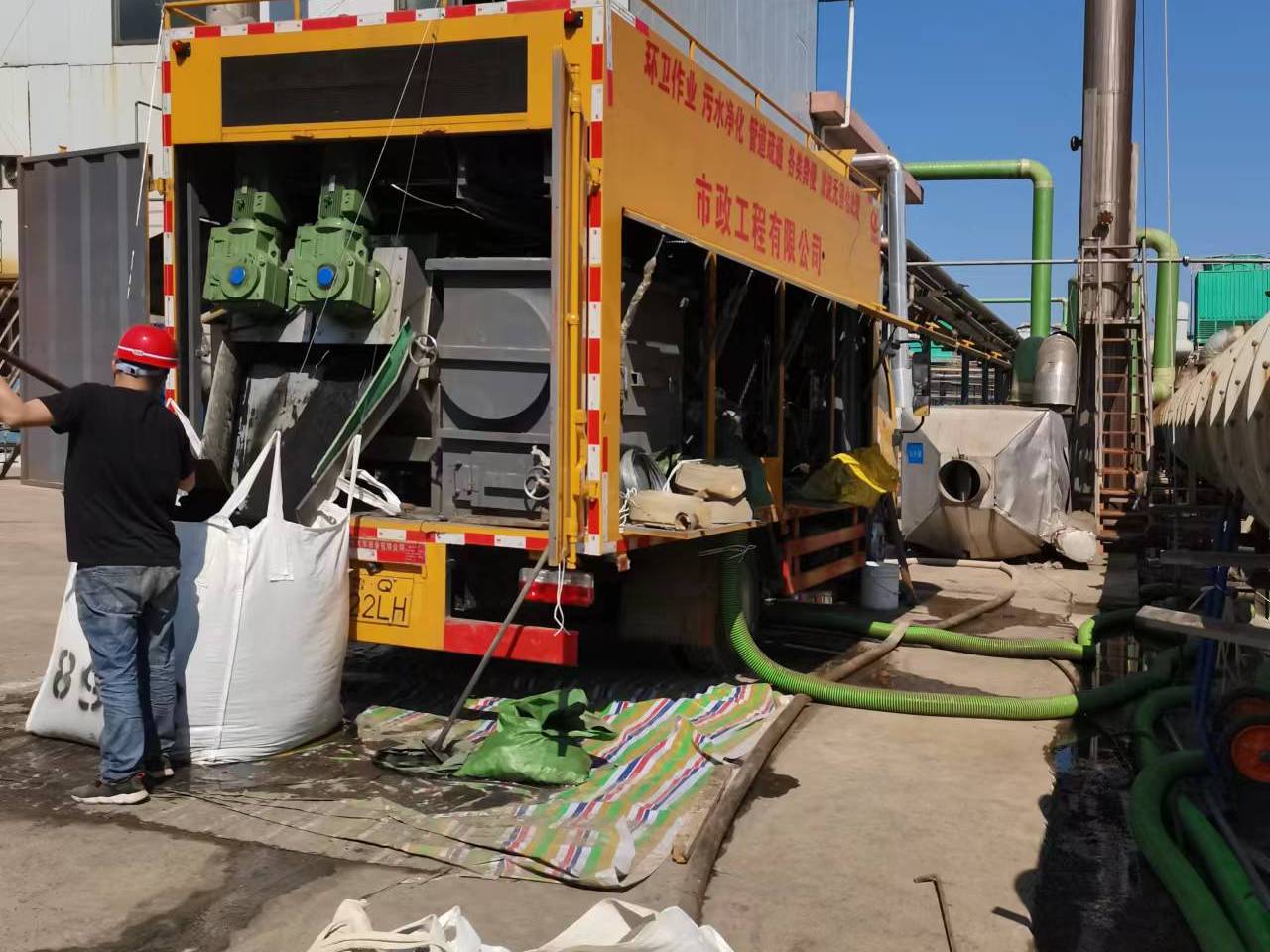 裕安淤泥压干处理